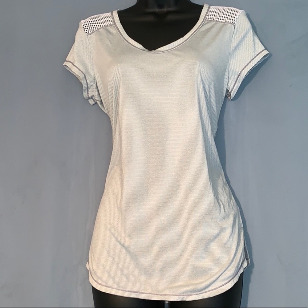 Mesh back active shirt by Zella🏃🏽‍♀️